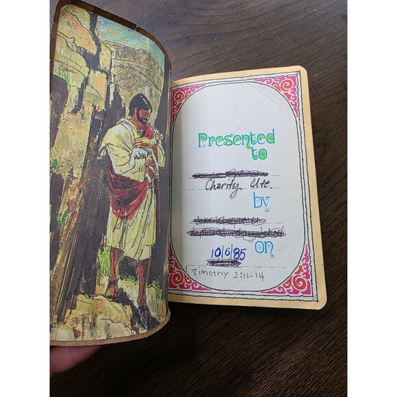 Vintage NIV Holy Bible With Brown Leather Cover & Highlighted Verses - Picture 11 of 12